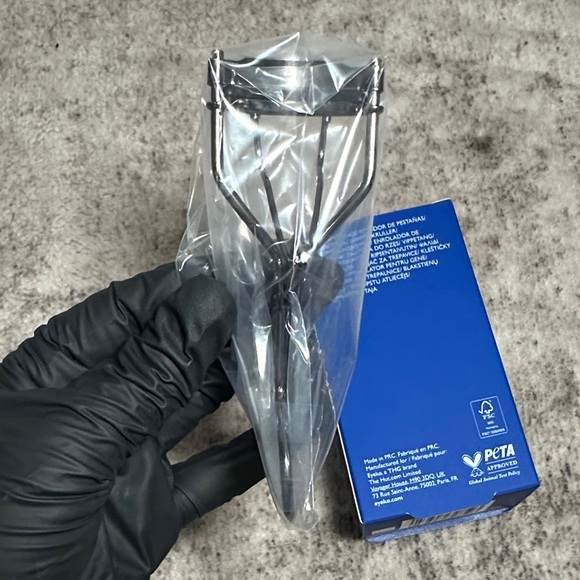 Eyeko Eyelash Curler - Curl & Lift - Picture 3 of 5